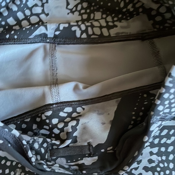 Lululemon‎ Leggings 24”L size 6 B11 - Picture 3 of 8